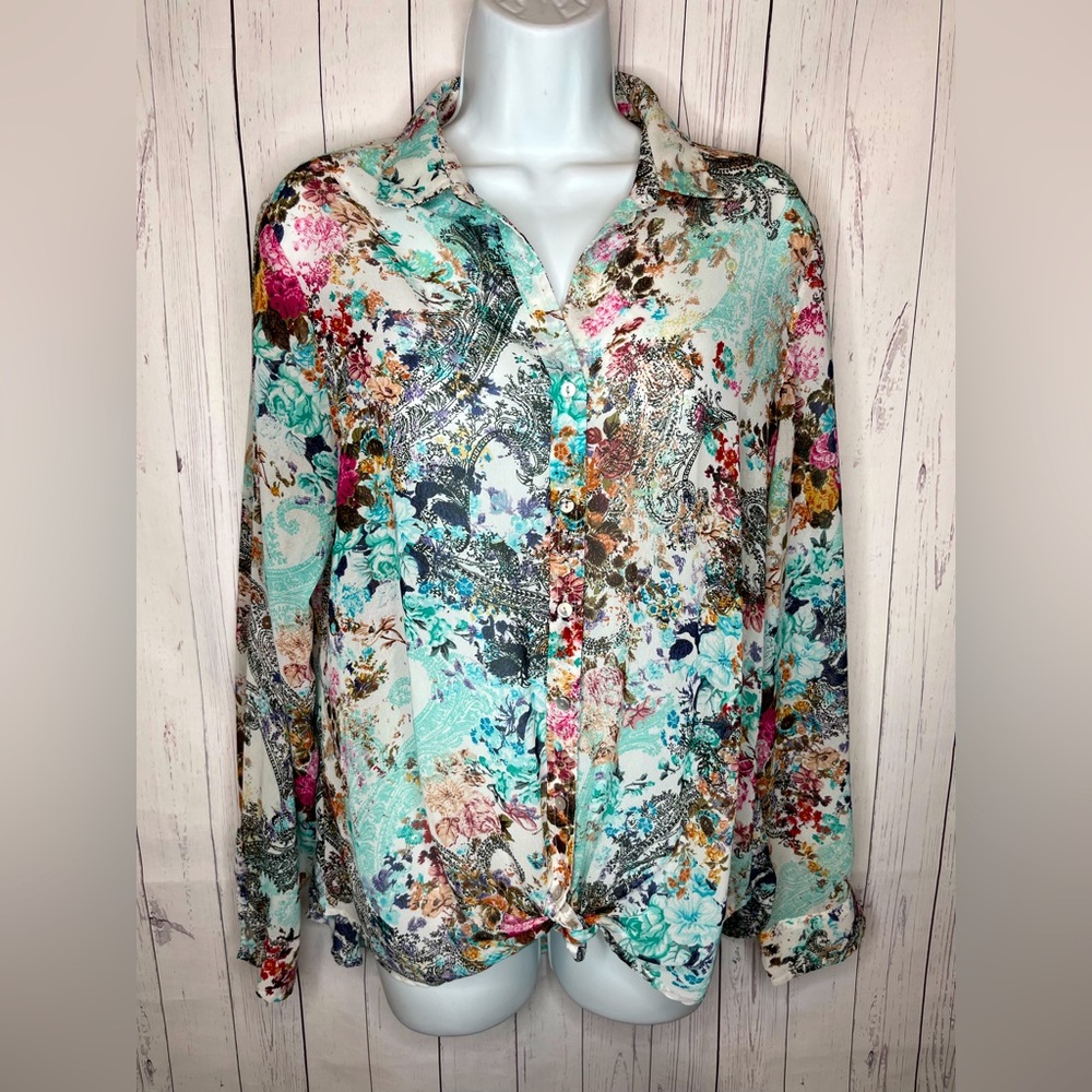 Casual Studio Top Women’s Medium White Paisley Print Button Down Long Sleeve